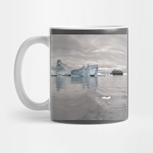 Iceberg ship Mug
